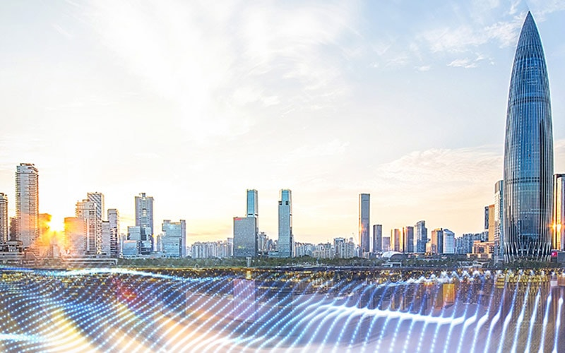 a picture of a city and water